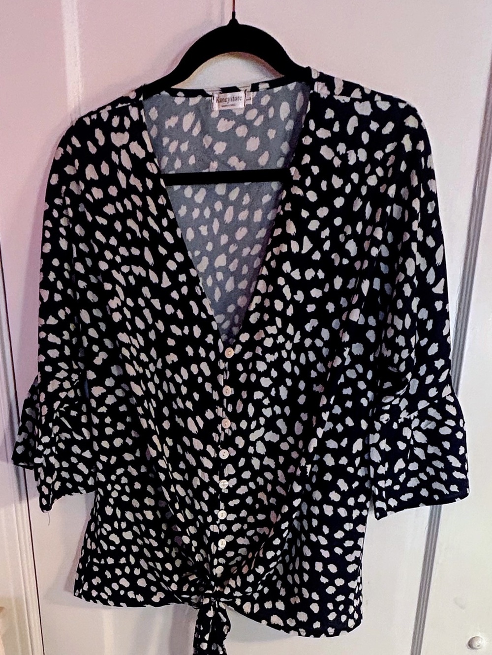 Kancystore Black & White Dot Tie-Front Blouse L